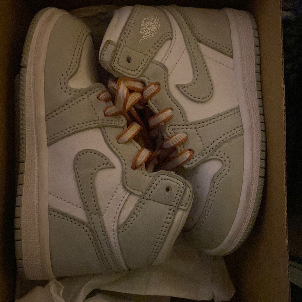 Jordan high 1s